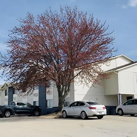 Super 8 Hotel Smithville Exterior photo